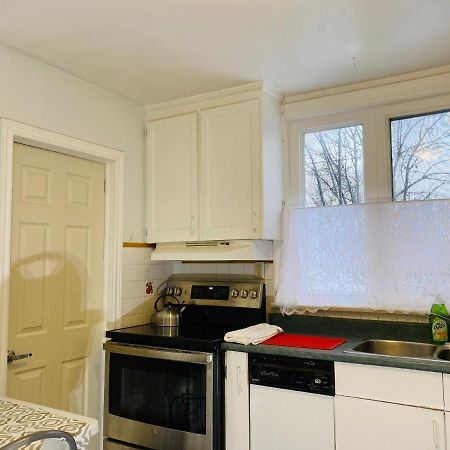 Lovely III 3 Bedrooms Apartment Space Share East York A Room Toronto Buitenkant foto