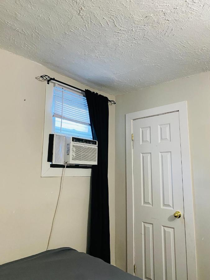 Lovely III 3 Bedrooms Apartment Space Share East York A Room Toronto Buitenkant foto