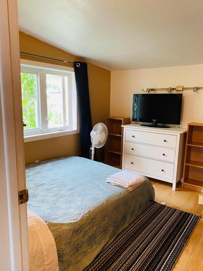 Lovely III 3 Bedrooms Apartment Space Share East York A Room Toronto Buitenkant foto