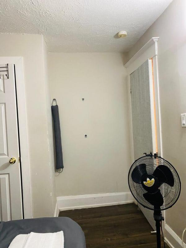 Lovely III 3 Bedrooms Apartment Space Share East York A Room Toronto Buitenkant foto