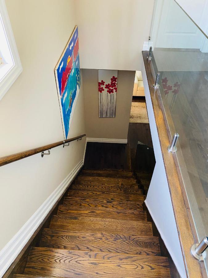 Lovely III 3 Bedrooms Apartment Space Share East York A Room Toronto Buitenkant foto