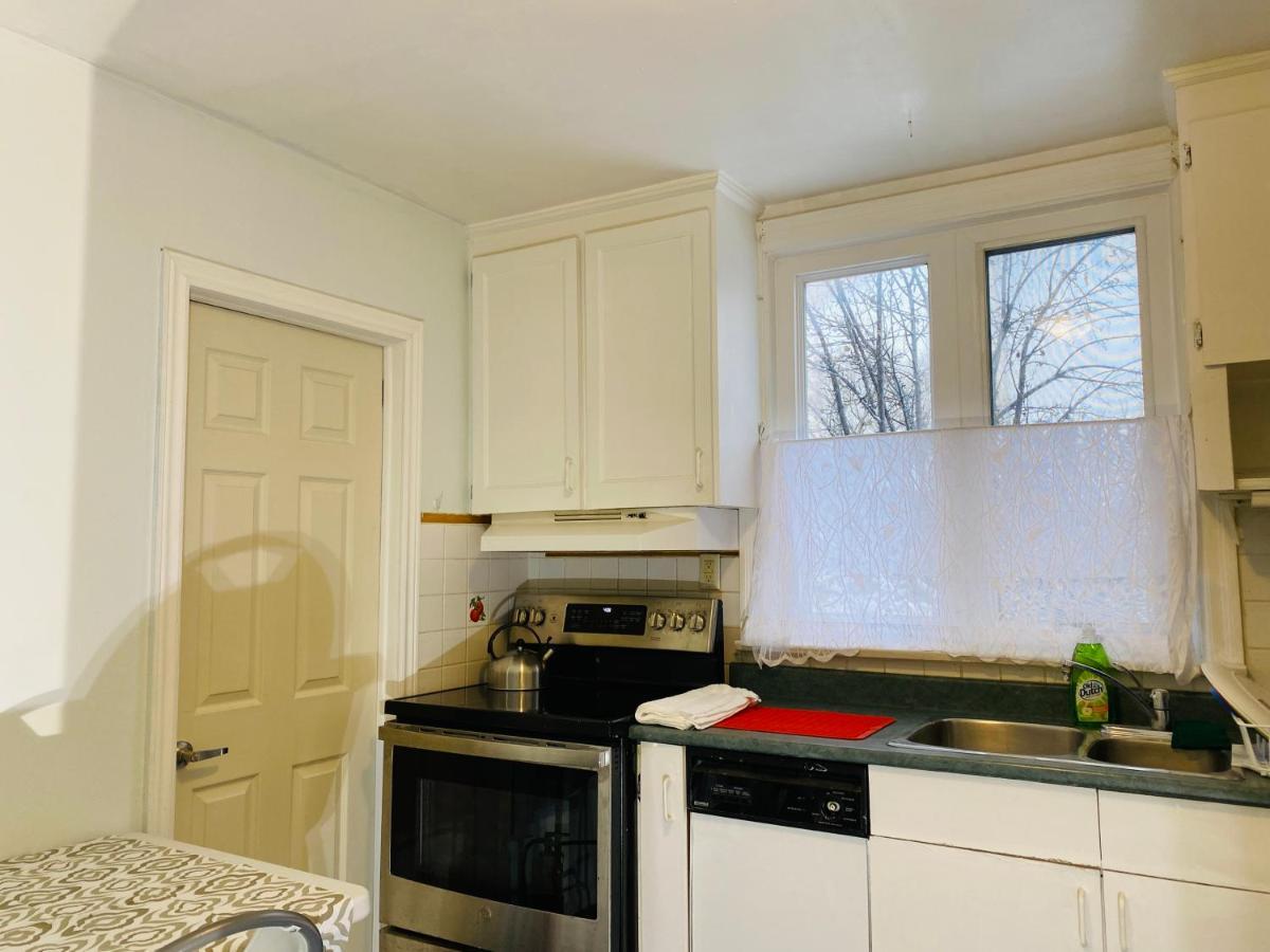 Lovely III 3 Bedrooms Apartment Space Share East York A Room Toronto Buitenkant foto
